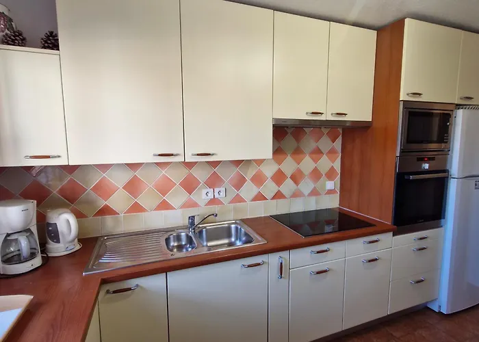 3 Pieces Avec Piscine Et Parking A - Fr-1-780-56 Apartment *