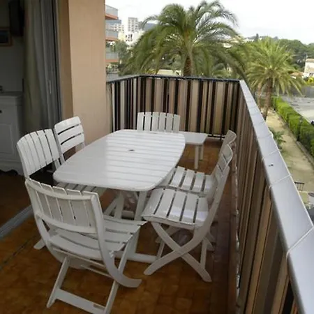 3 Pieces Avec Piscine, Proche Centre Et Plages - - Fr-1-780-56 *