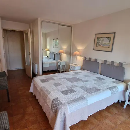 3 Pièces Avec Piscine Et Parking à - Fr-1-780-56 Apartamento Sainte-Maxime