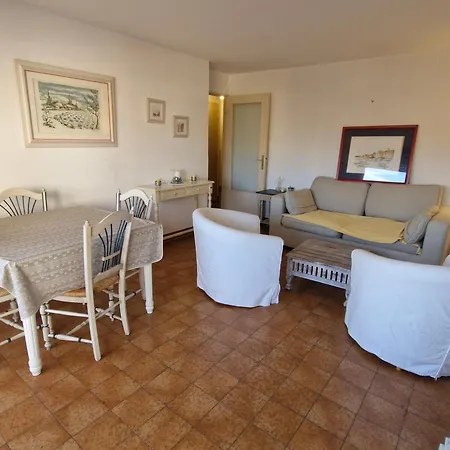 3 Pieces Avec Piscine, Proche Centre Et Plages - - Fr-1-780-56 * Сент-Максім