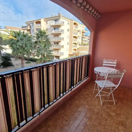 3 Pieces Avec Piscine Et Parking A - Fr-1-780-56 * Sainte-Maxime