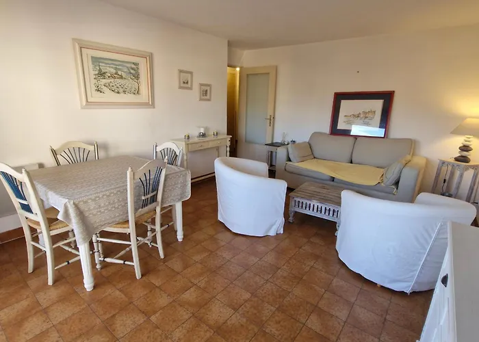 3 Pieces Avec Piscine Et Parking A - Fr-1-780-56 * Sainte-Maxime