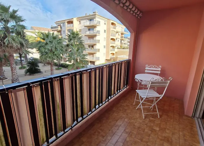 3 Pieces Avec Piscine Et Parking A - Fr-1-780-56 * Sainte-Maxime