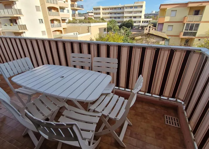 3 Pieces Avec Piscine Et Parking A - Fr-1-780-56 דירה *